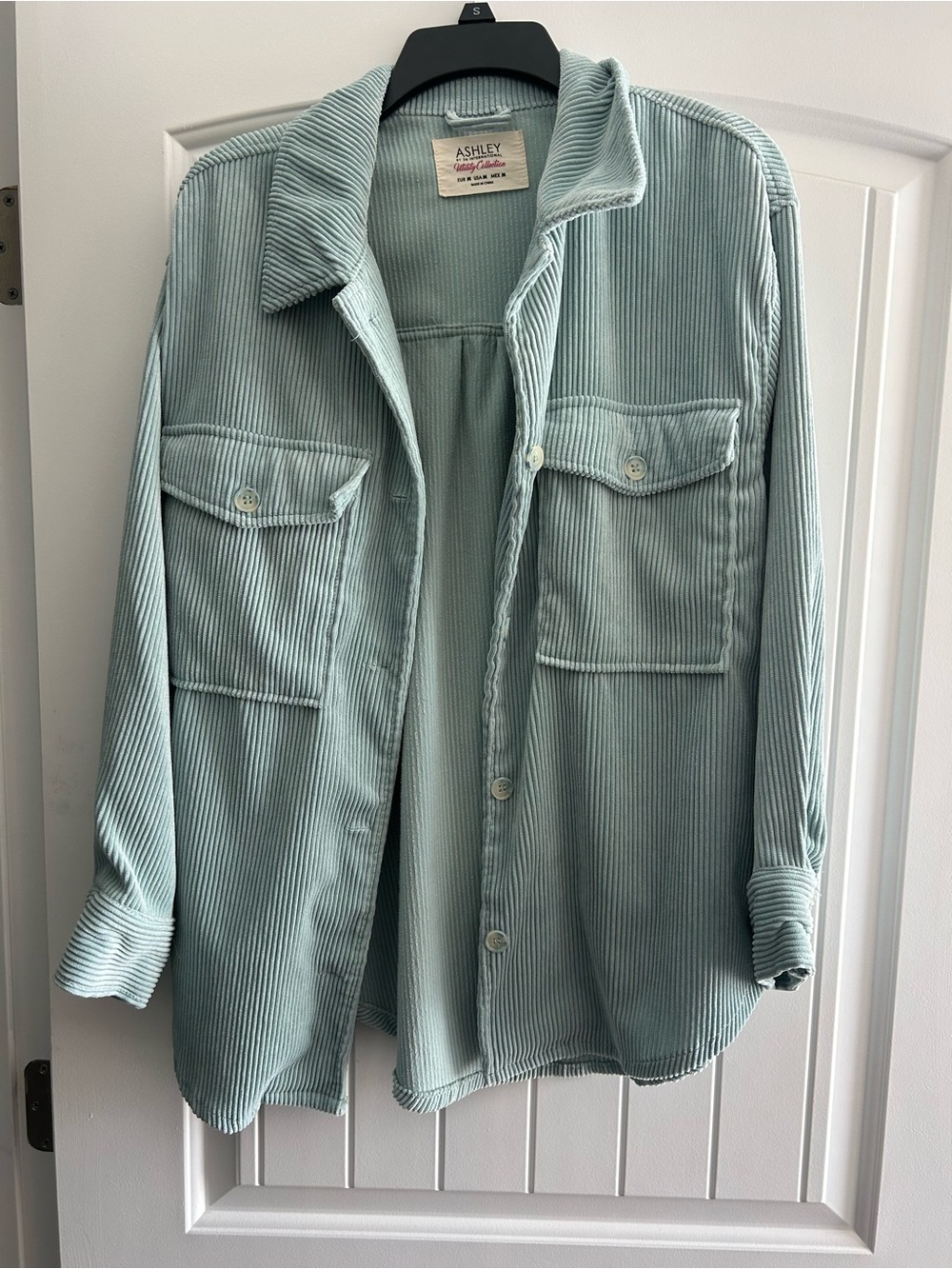 Ashley By 26 International Womens Corduroy Button-Up Shirt Jackets in Light Mint
